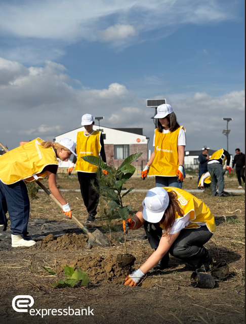 "Expressbank" Ağdamda “Zəfər naminə” ağacəkmə aksiyası keçirib - FOTOLAR